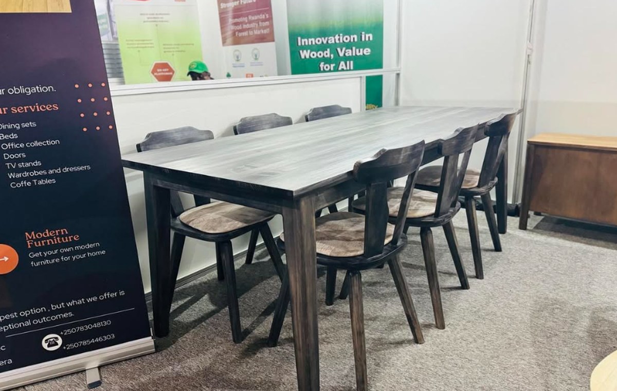 Showroom Dining Display