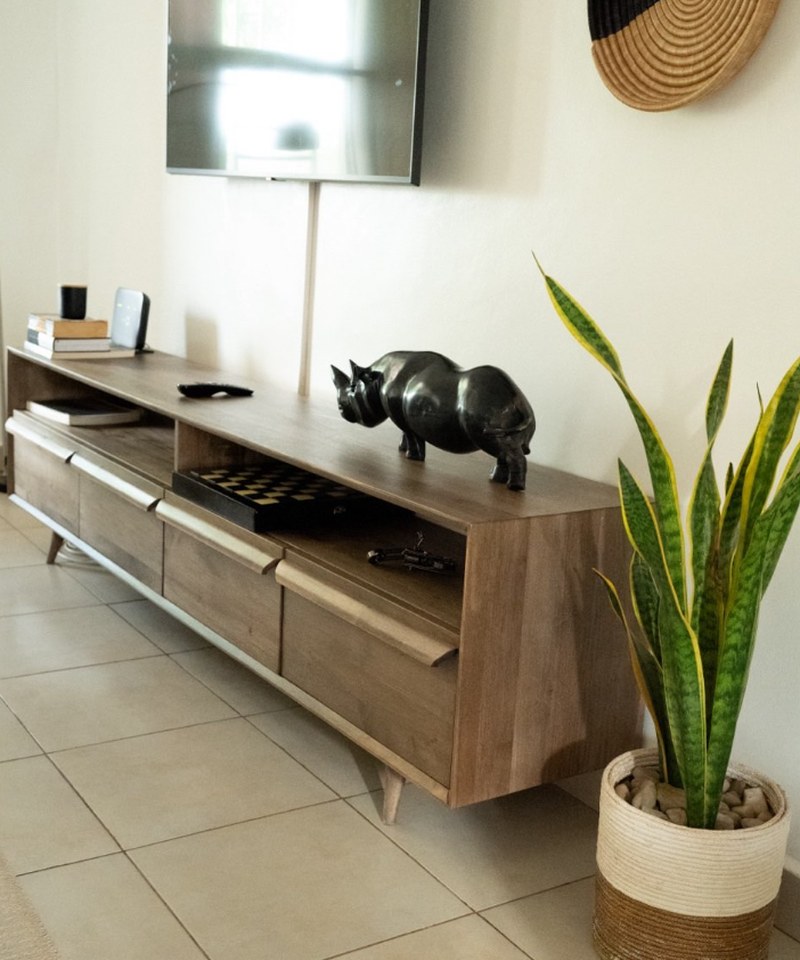 Light TV Console