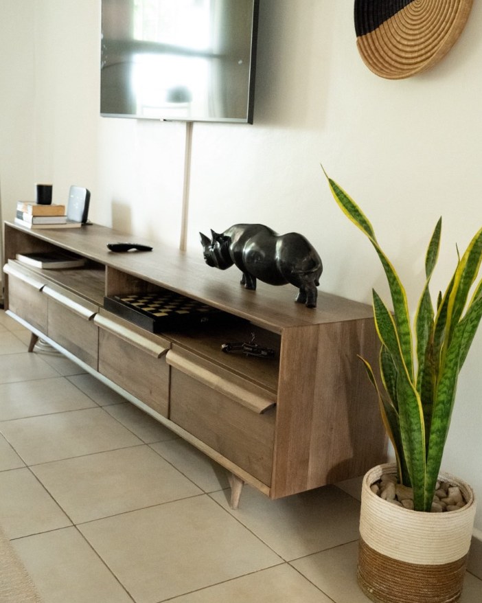 Light TV Console