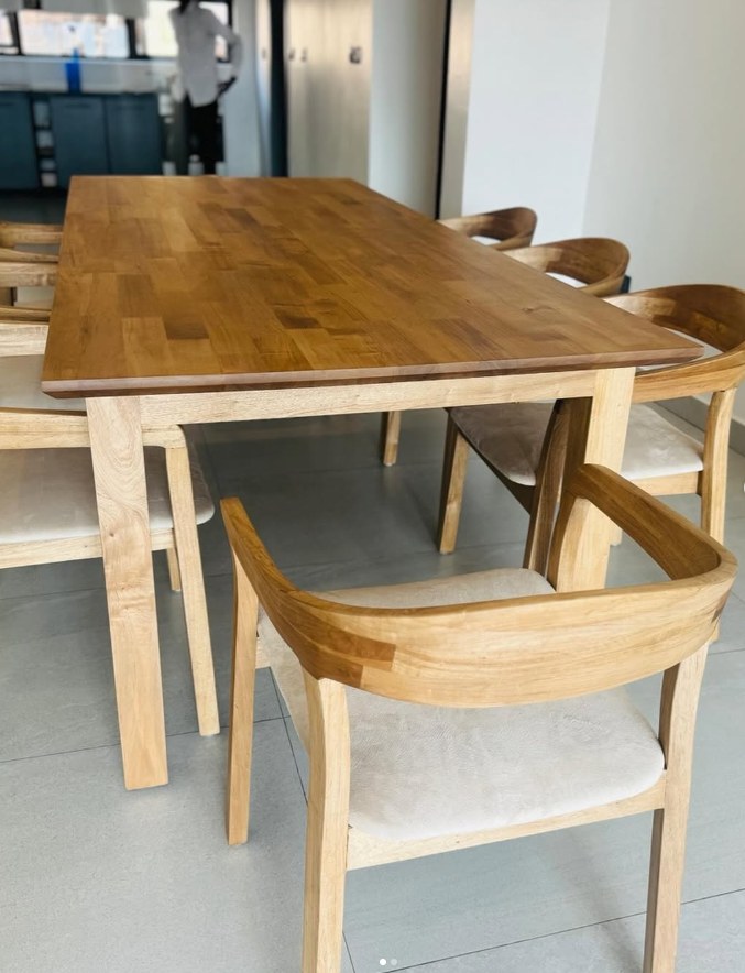 Round Dining Set thumbnail 3