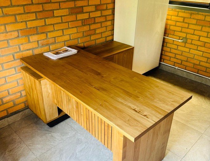 Round Dining Set