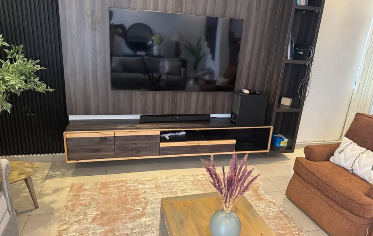 TV Wall & Media Unit